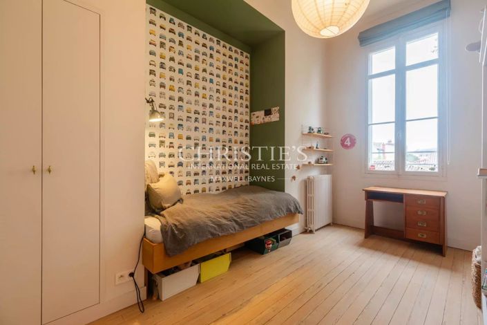 Image No.7-5 Bed House for sale