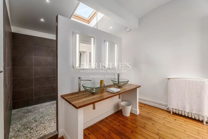 Image No.30-5 Bed House for sale