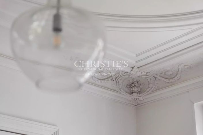 Image No.32-5 Bed House for sale