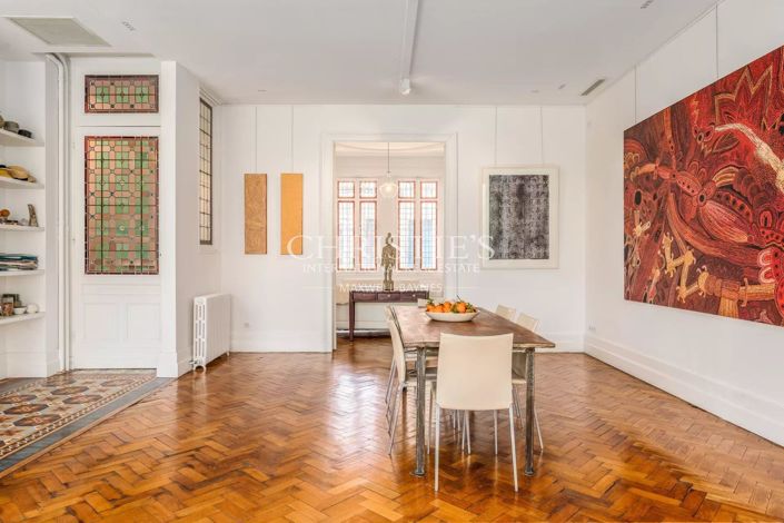 Image No.6-5 Bed House for sale