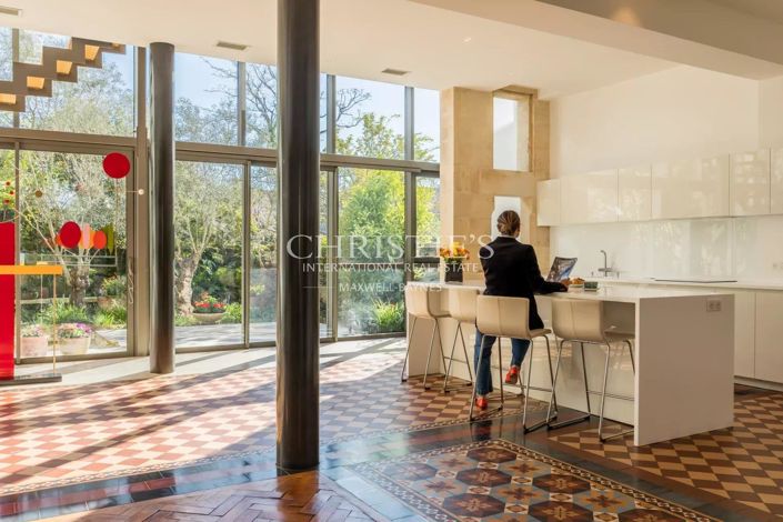 Image No.9-5 Bed House for sale