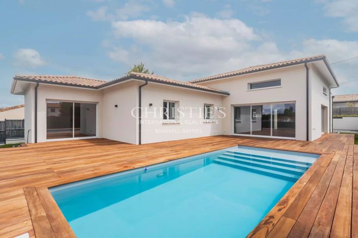 Image No.1-4 Bed House for sale