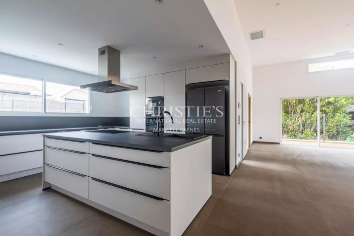 Image No.5-4 Bed House for sale