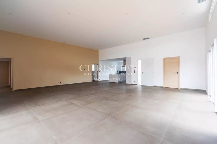 Image No.9-4 Bed House for sale