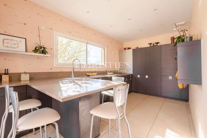 Image No.14-3 Bed House for sale