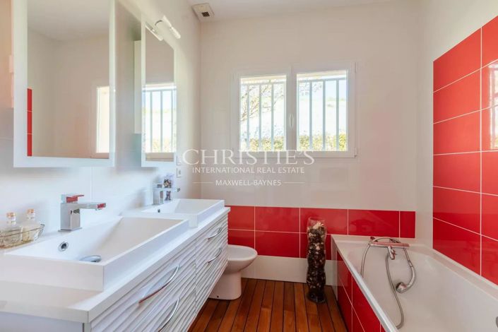 Image No.16-3 Bed House for sale