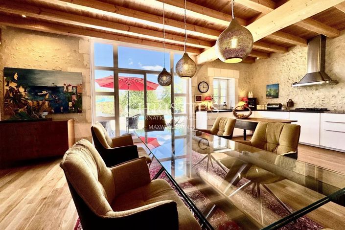 Image No.10-3 Bed House for sale