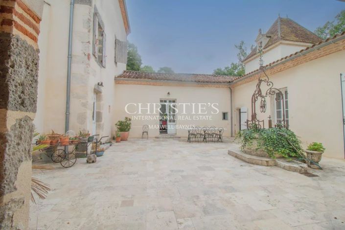 Image No.17-6 Bed House for sale