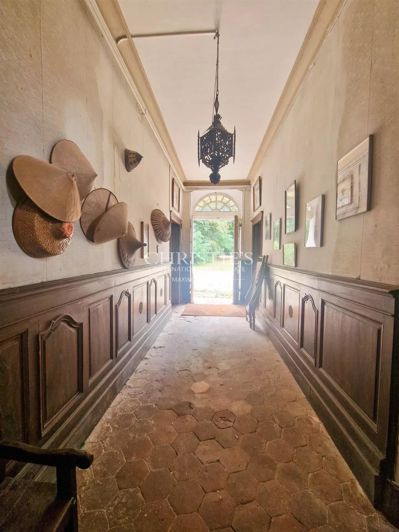 Image No.8-6 Bed House for sale