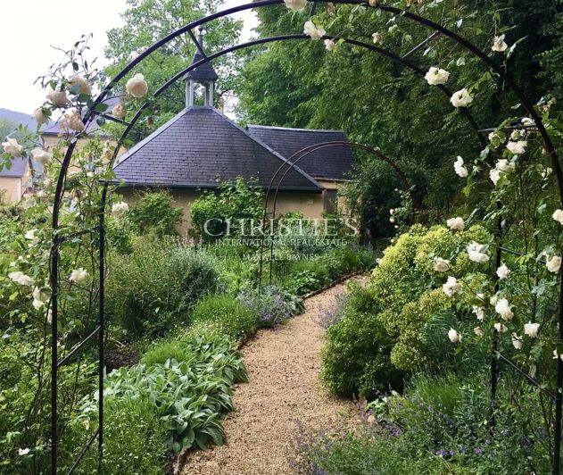 Image No.20-6 Bed House for sale