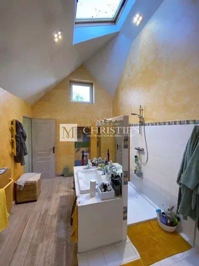 Image No.8-4 Bed House for sale