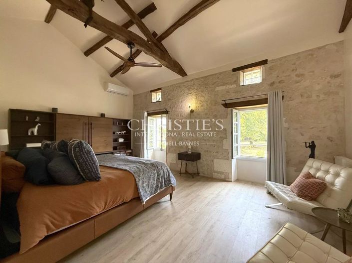 Image No.20-7 Bed House for sale