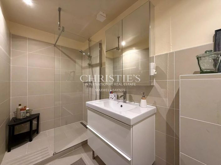 Image No.22-7 Bed House for sale