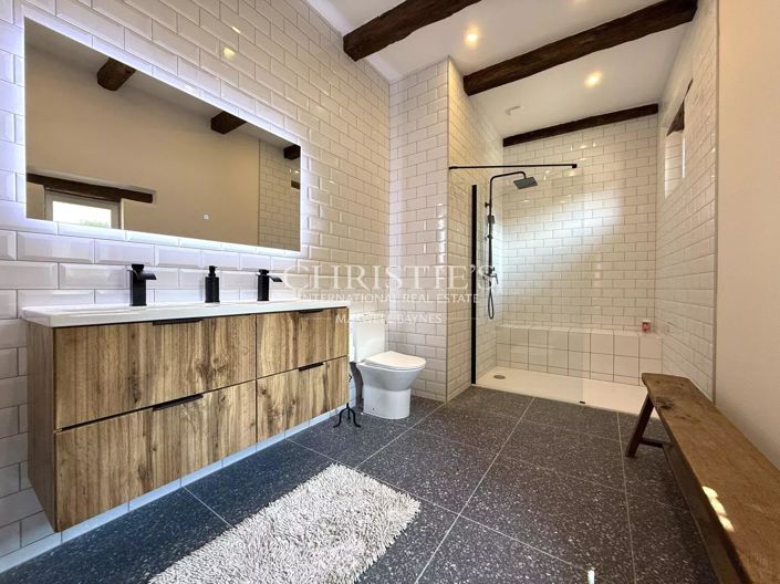 Image No.36-7 Bed House for sale