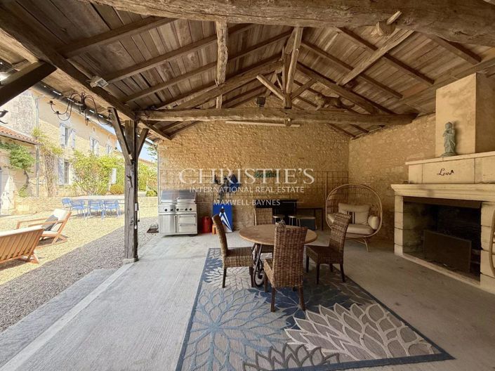 Image No.7-7 Bed House for sale