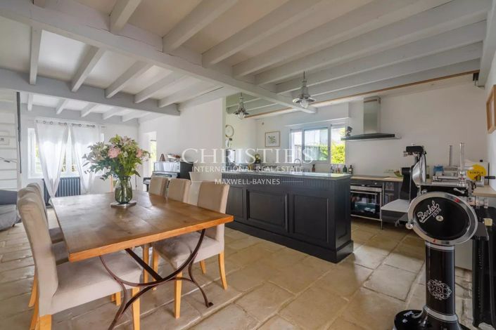 Image No.2-4 Bed House for sale