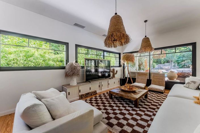 Image No.9-5 Bed House for sale