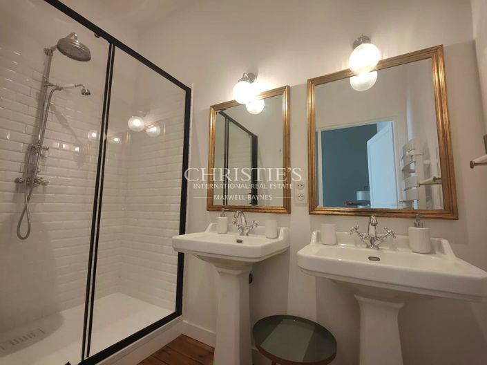 Image No.16-6 Bed House for sale