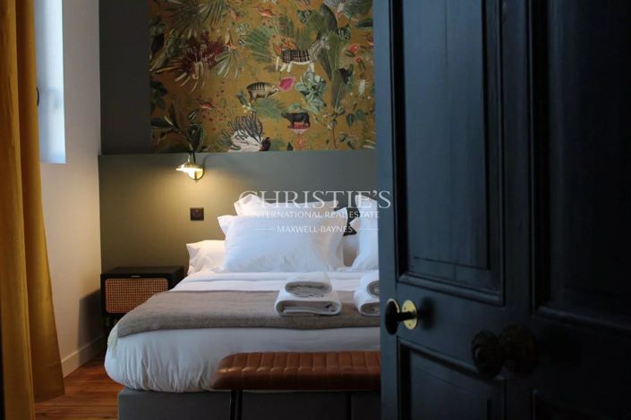 Image No.2-6 Bed House for sale