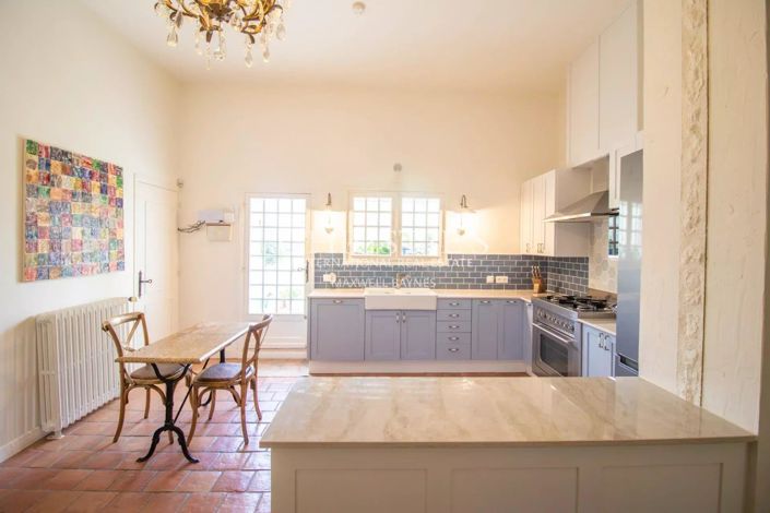 Image No.8-5 Bed House for sale