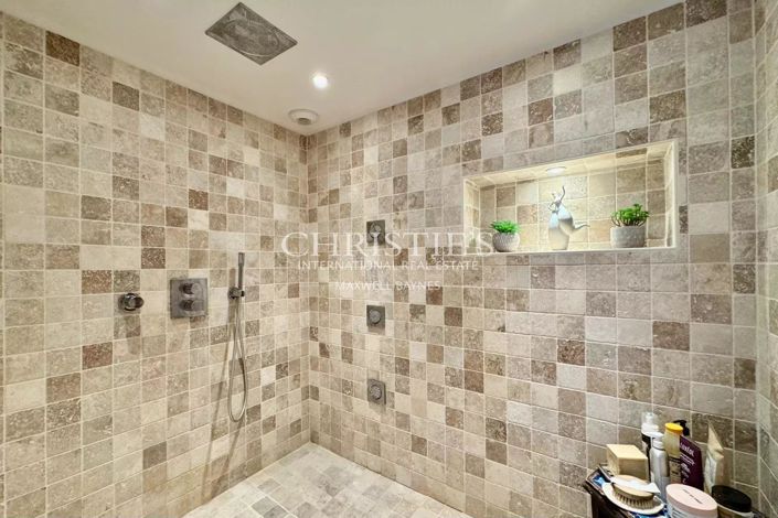 Image No.27-7 Bed House for sale