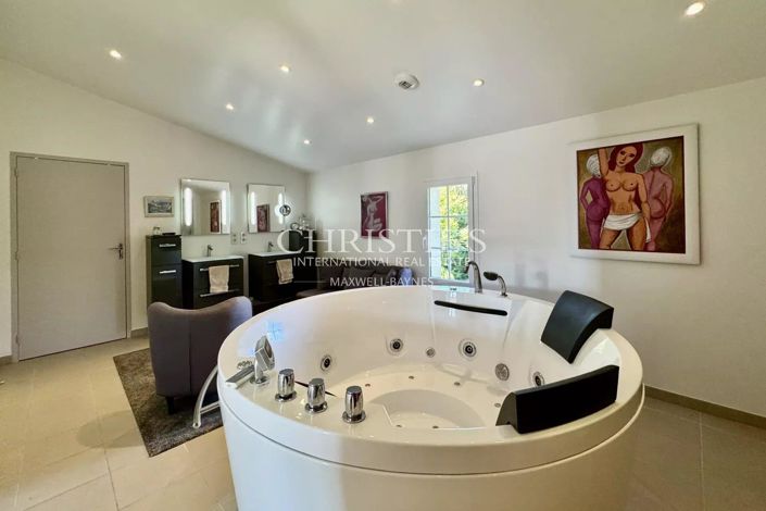 Image No.28-Maison de 7 chambres à vendre à Saintes