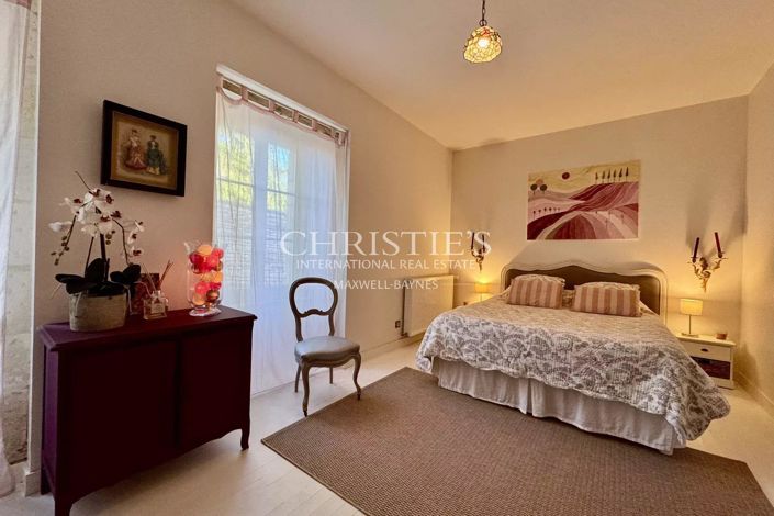 Image No.31-7 Bed House for sale