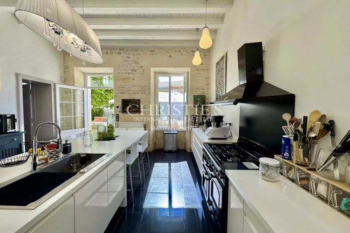 Image No.9-7 Bed House for sale