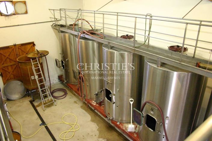 Image No.8-6 Bed House for sale