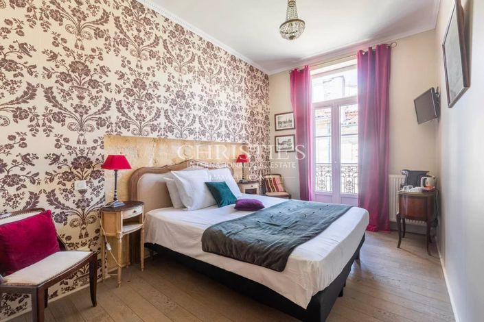 Image No.6-5 Bed House for sale