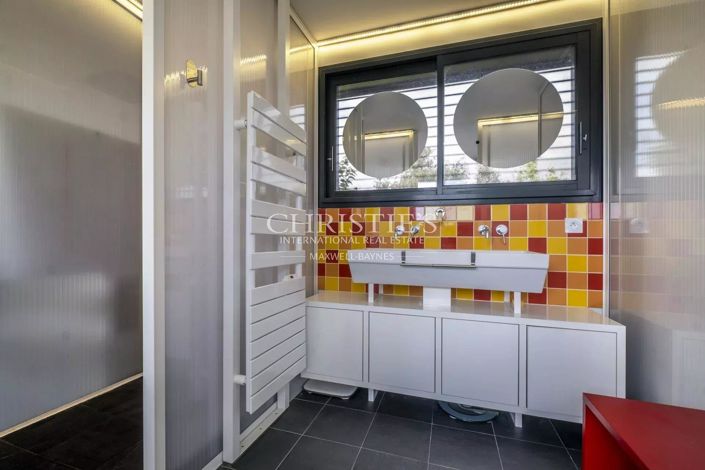 Image No.10-5 Bed House for sale