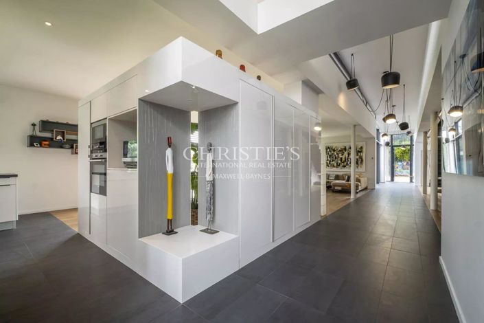 Image No.4-5 Bed House for sale