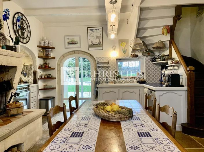 Image No.18-7 Bed House for sale