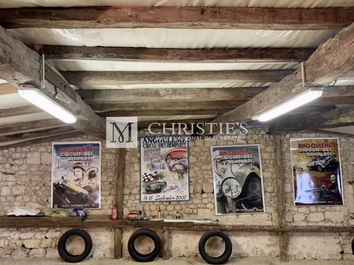 Image No.30-7 Bed House for sale