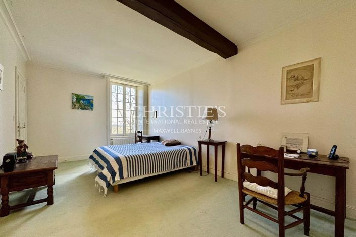 Image No.10-12 Bed House for sale