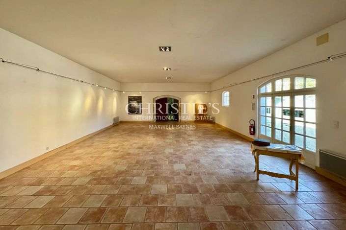 Image No.12-12 Bed House for sale