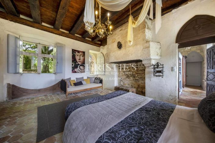 Image No.18-7 Bed House for sale