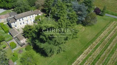 6 Bed House for sale