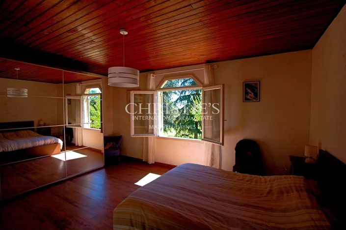 Image No.6-6 Bed House for sale