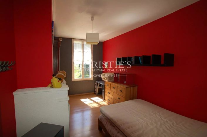 Image No.7-6 Bed House for sale