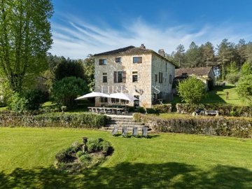 12 Bed House for sale