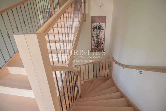 Image No.16-7 Bed House for sale