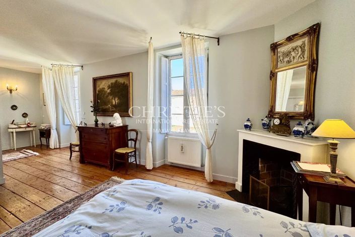 Image No.35-14 Bed House for sale