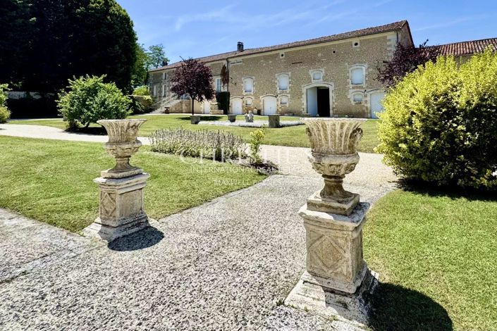 Image No.52-14 Bed House for sale