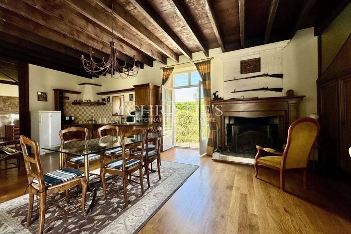 Image No.56-14 Bed House for sale