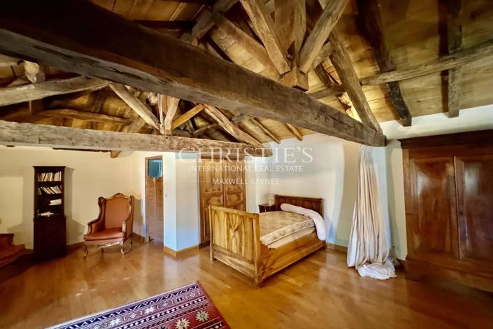 Image No.62-14 Bed House for sale