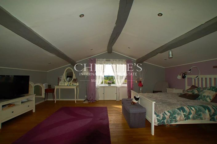 Image No.12-4 Bed House for sale