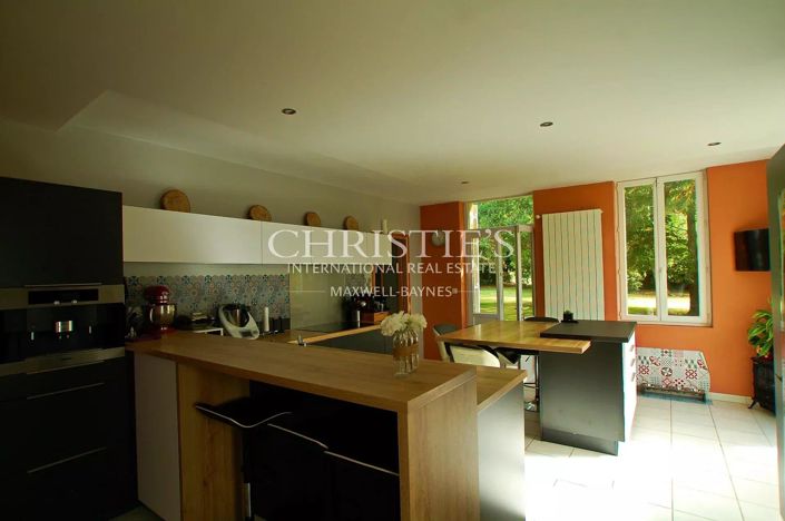 Image No.9-4 Bed House for sale