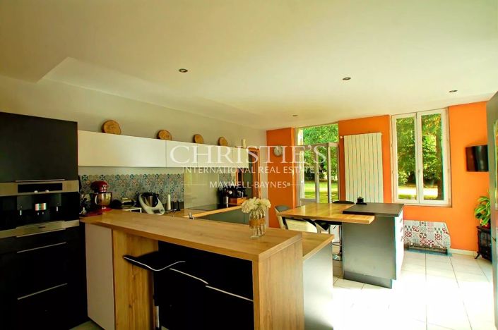 Image No.9-4 Bed House for sale