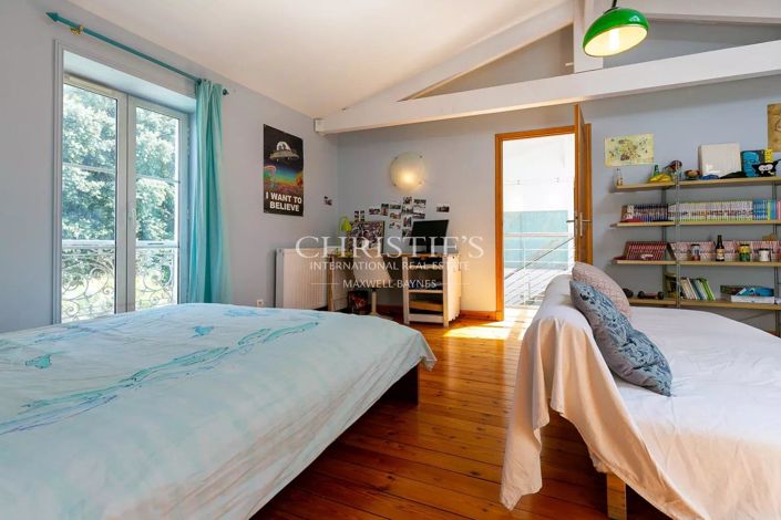 Image No.13-5 Bed House for sale